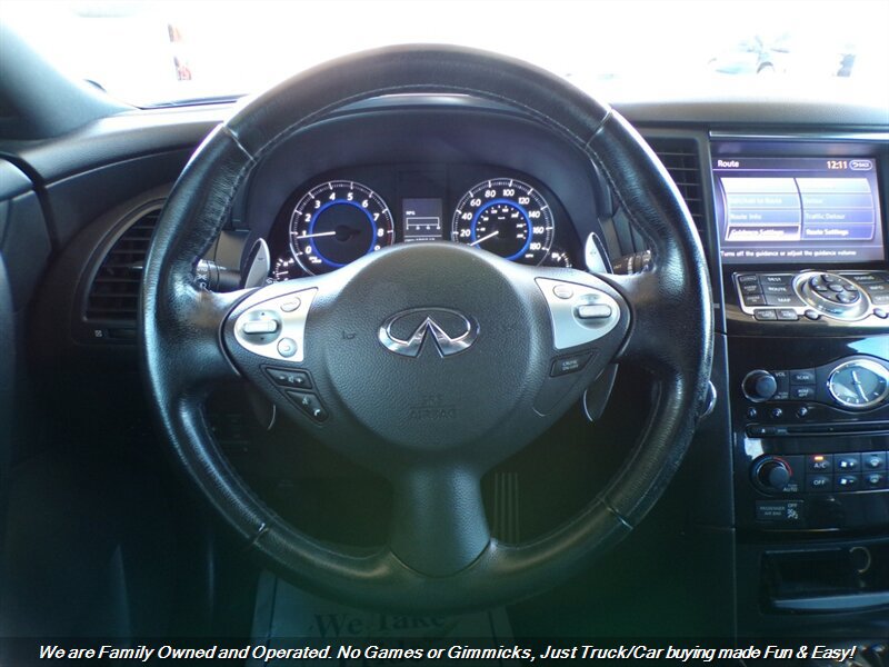 Used 2017 INFINITI QX70 AWD w/ Premium Package image 14