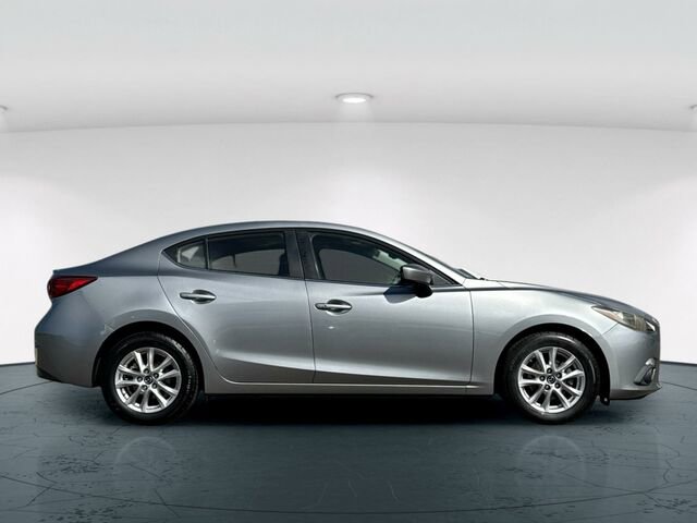 Used 2016 MAZDA MAZDA3 i Touring w/ Popular Equipment Package FWD image 7