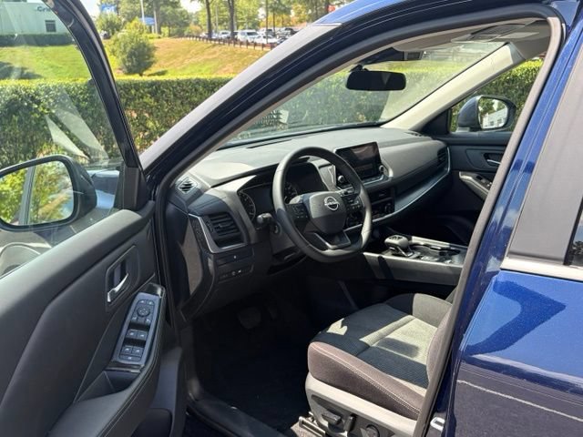 Certified 2026 Nissan Rogue SV FWD image 13