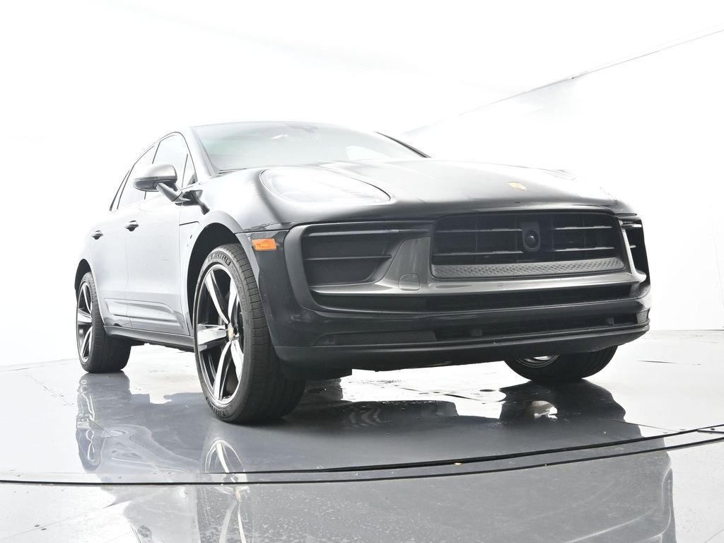 Certified 2023 Porsche Macan Turbo AWD/4WD image 52