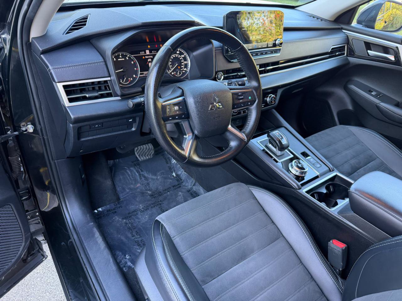 Used 2024 Mitsubishi Outlander SE FWD image 14
