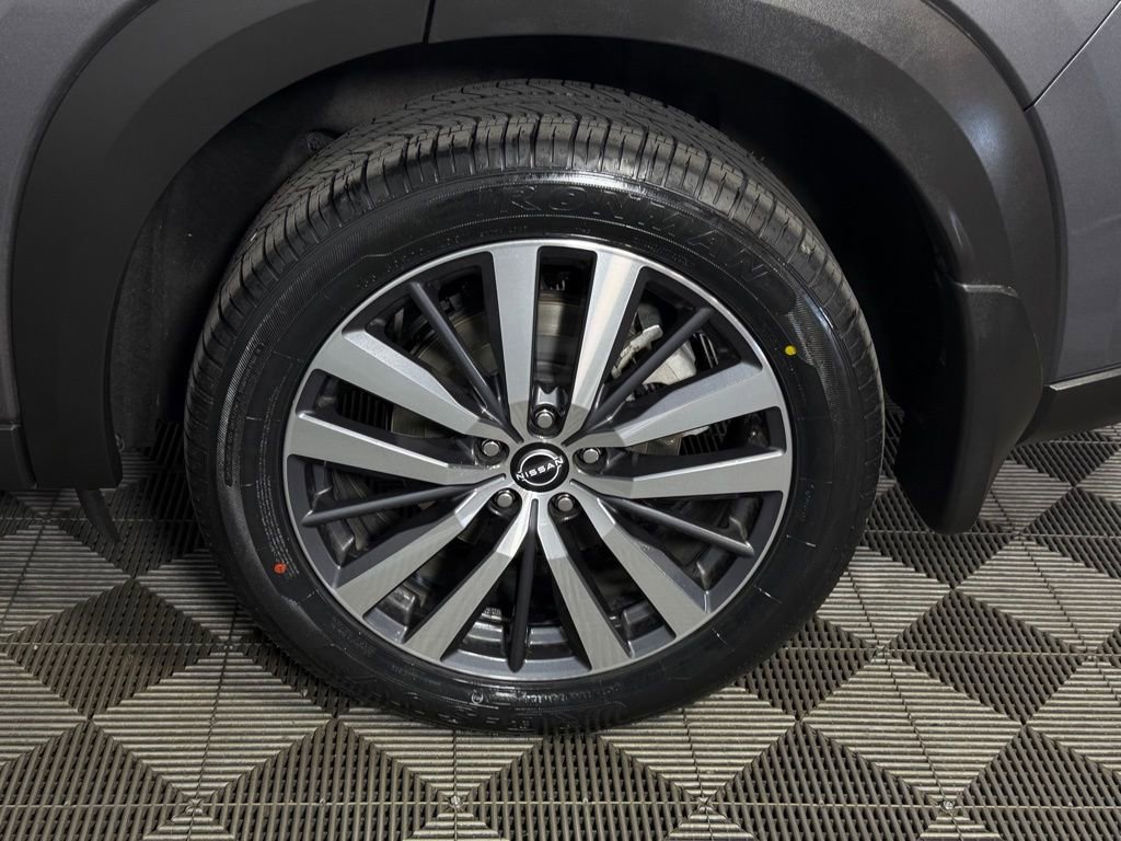 Used 2022 Nissan Pathfinder Platinum w/ Lighting Package (N92) image 12