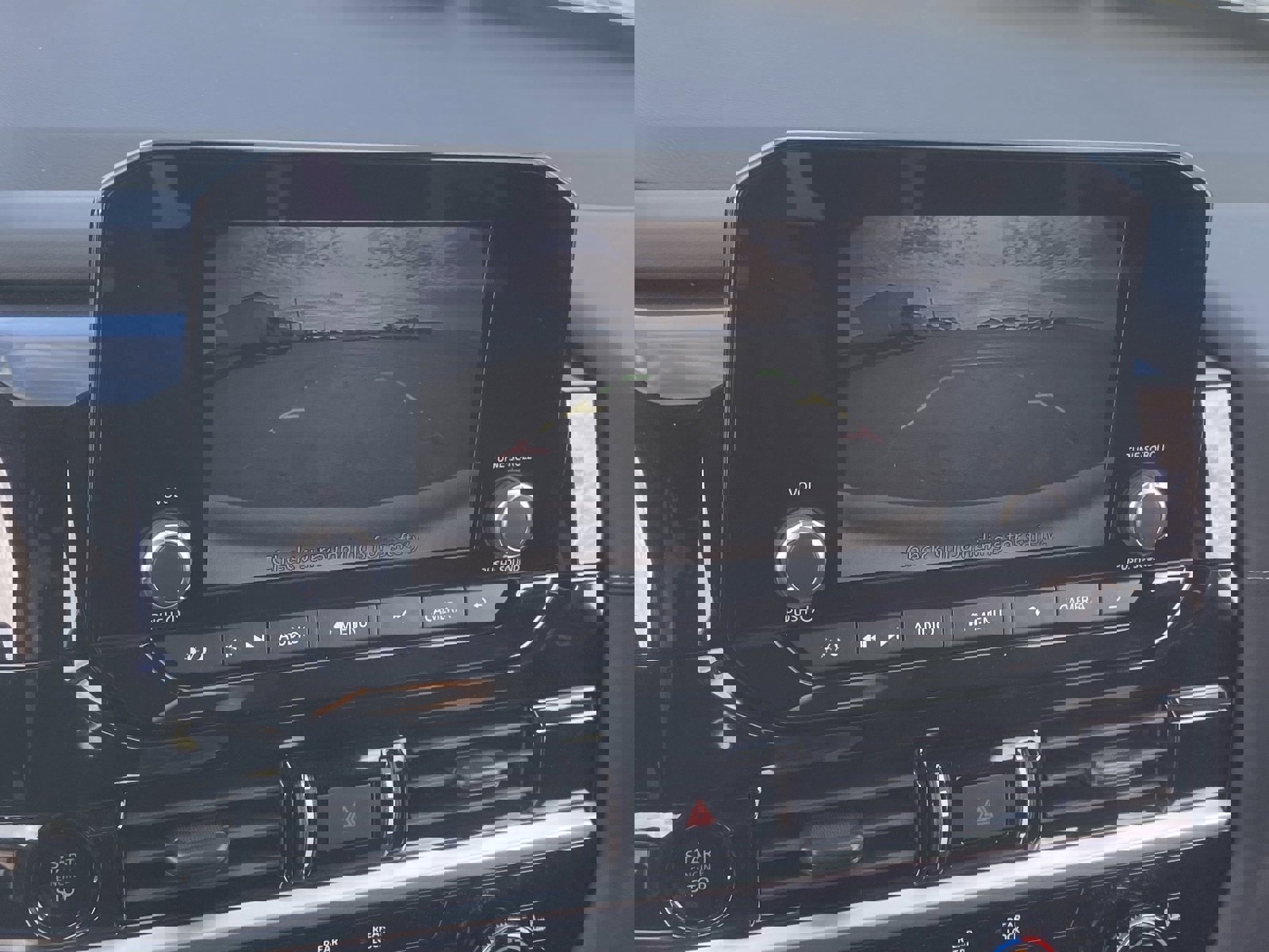 New 2025 Nissan Pathfinder SV w/ SV Premium Package image 28