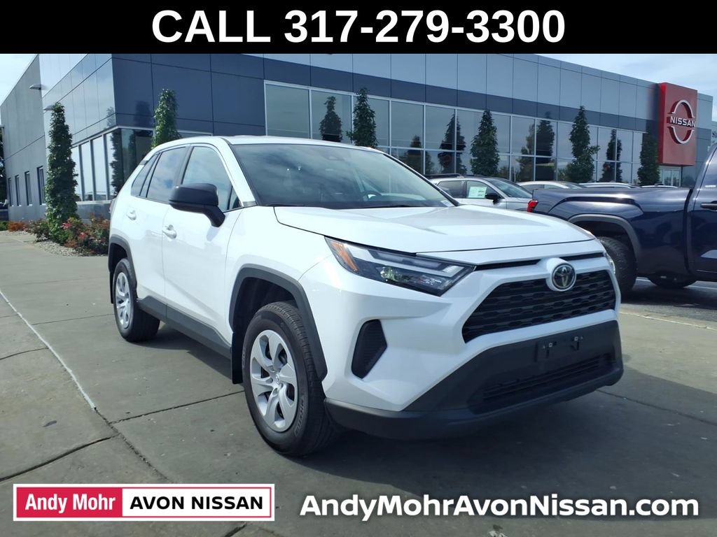 Used 2025 Toyota RAV4 LE AWD/4WD image 2