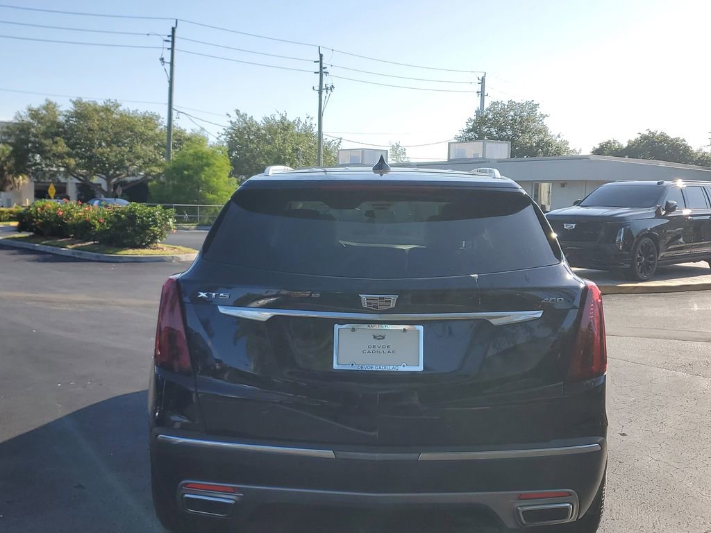 Used 2021 Cadillac XT5 Premium Luxury w/ LPO, Premium Carpet Package FWD image 13