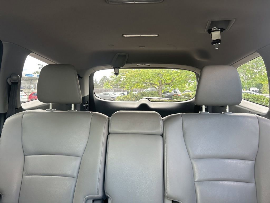 Used 2016 Honda Pilot Touring image 11