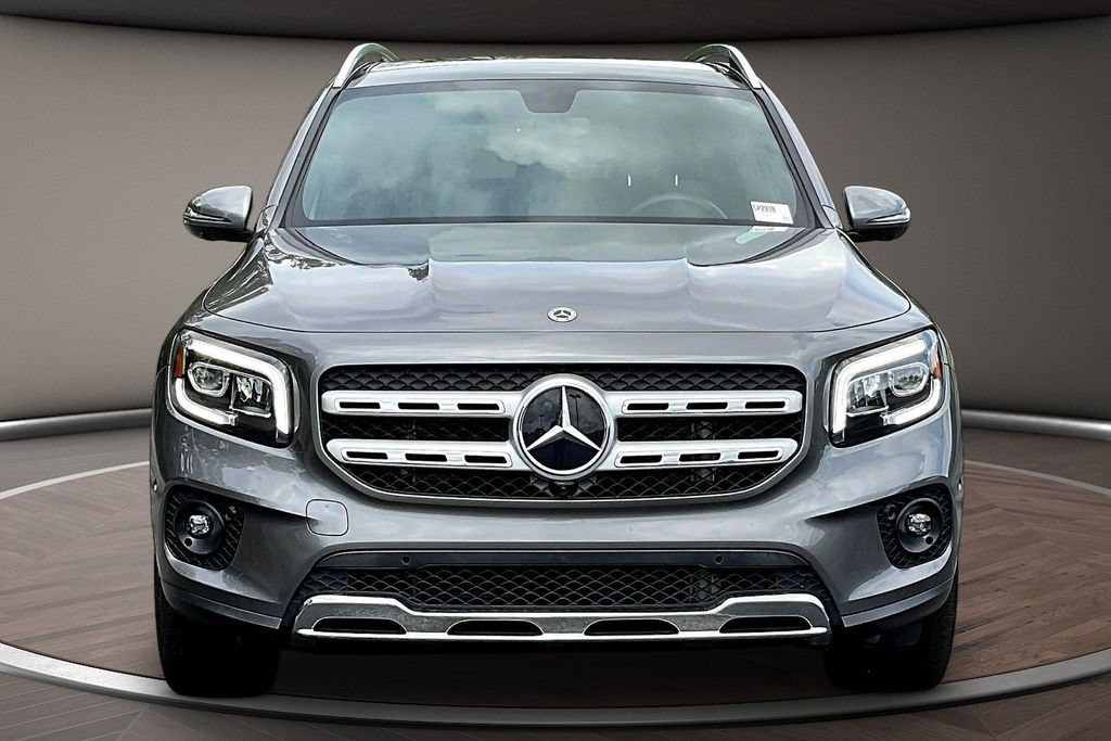Used 2022 Mercedes-Benz GLB 250 4MATIC image 2