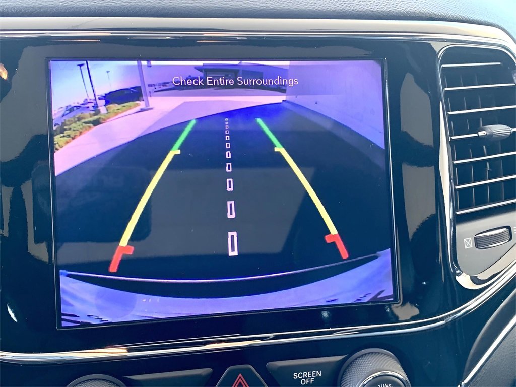 Used 2020 Jeep Grand Cherokee Limited w/ Luxury Group II image 39