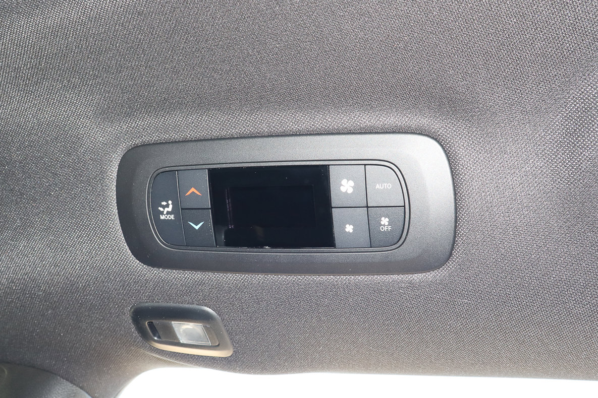 New 2026 Chrysler Pacifica Select FWD image 30