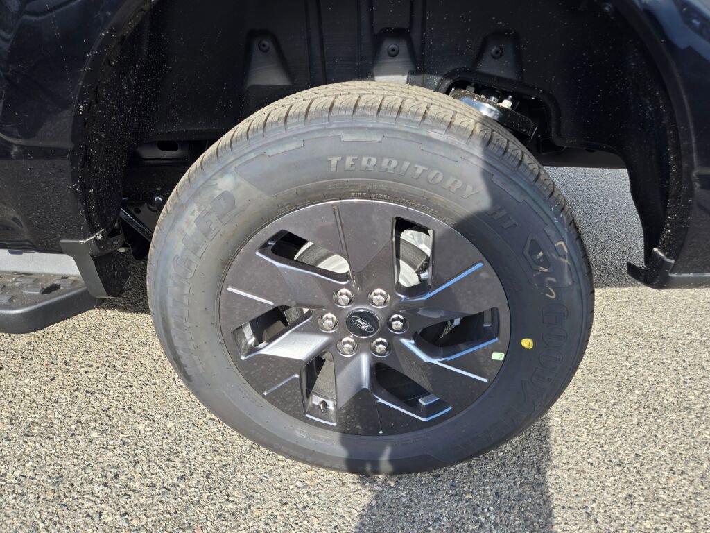 New 2025 Ford F150 Lightning Flash AWD/4WD image 9