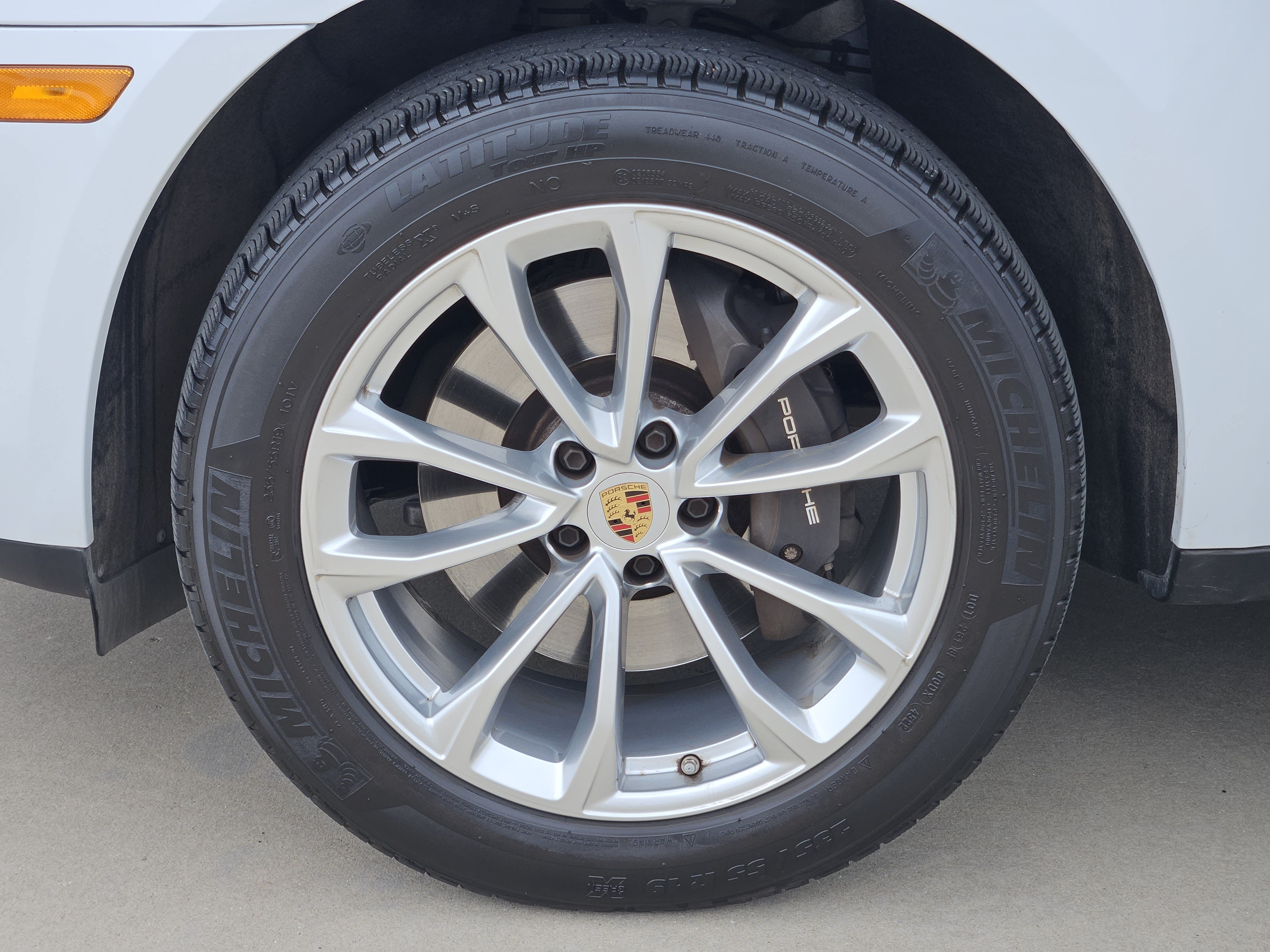 Certified 2023 Porsche Macan Turbo AWD/4WD image 14