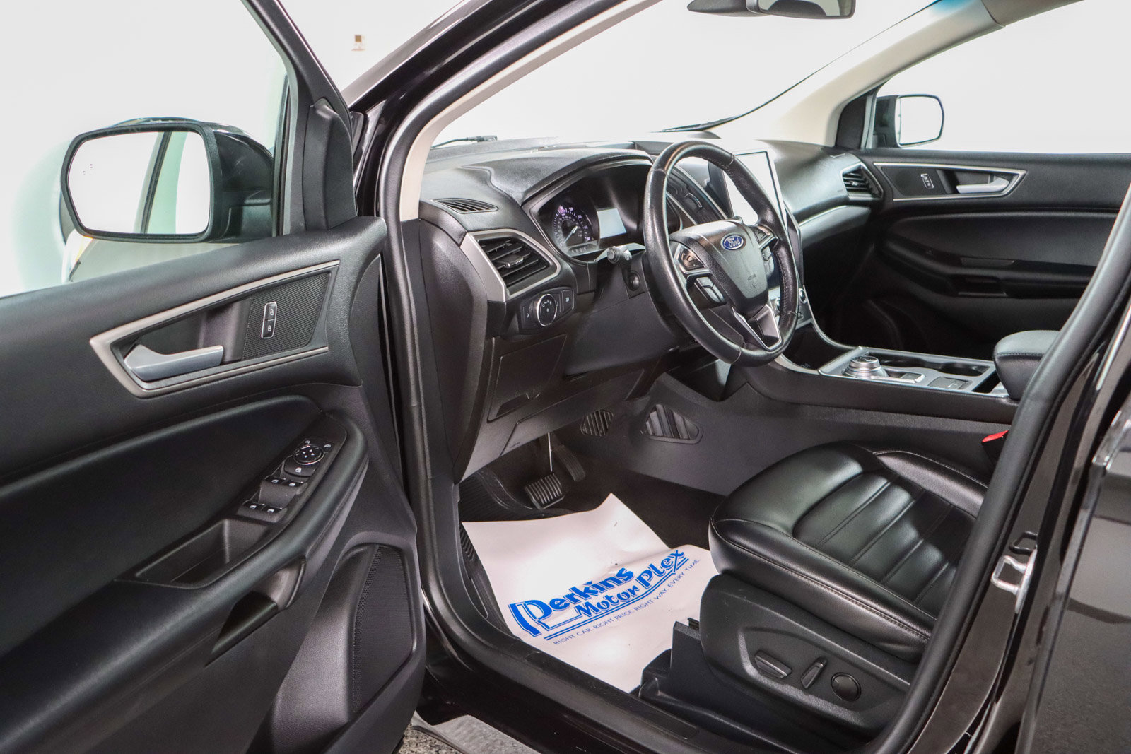 Used 2022 Ford Edge SEL image 3