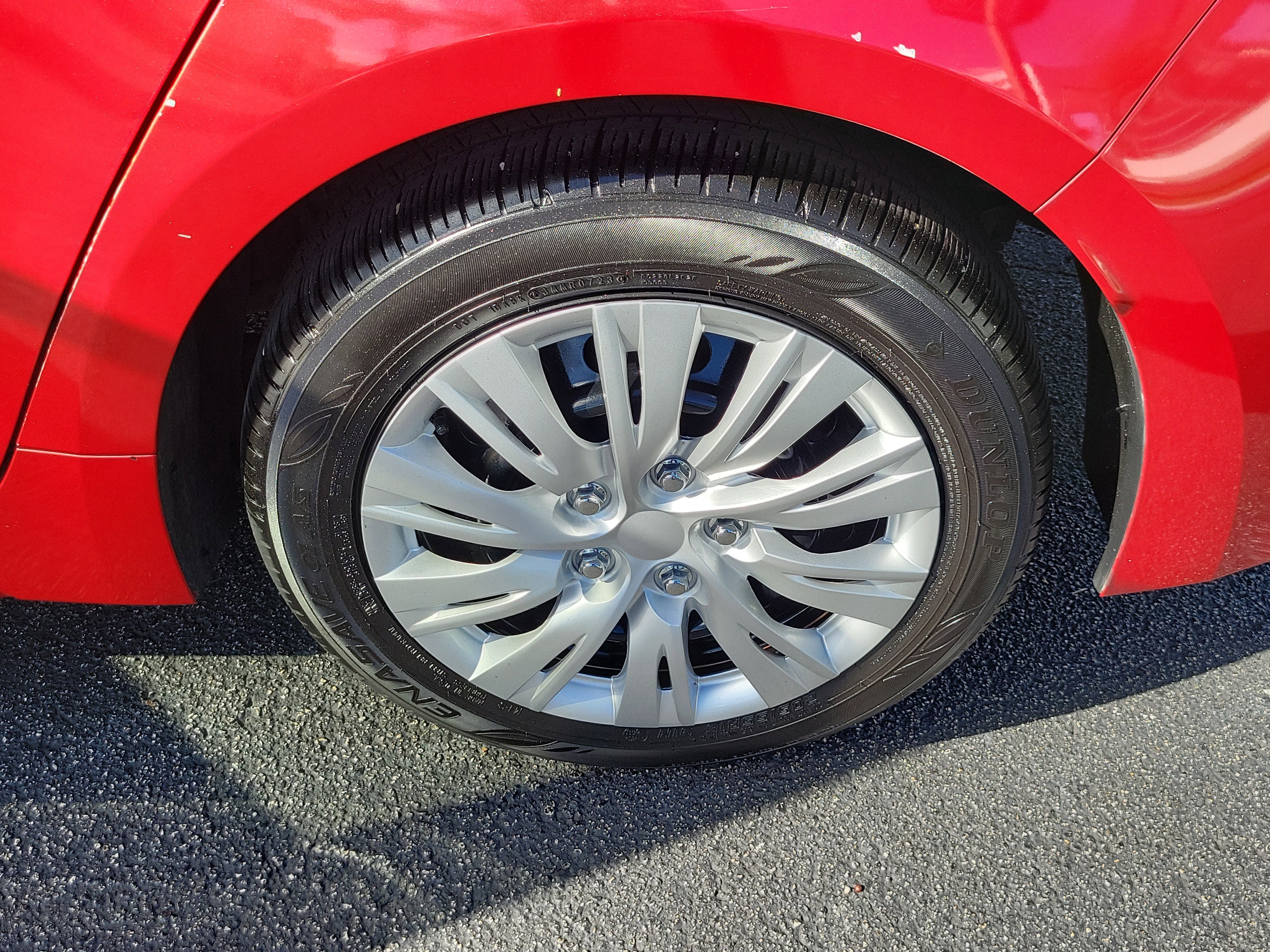 Used 2020 Toyota Corolla LE image 29