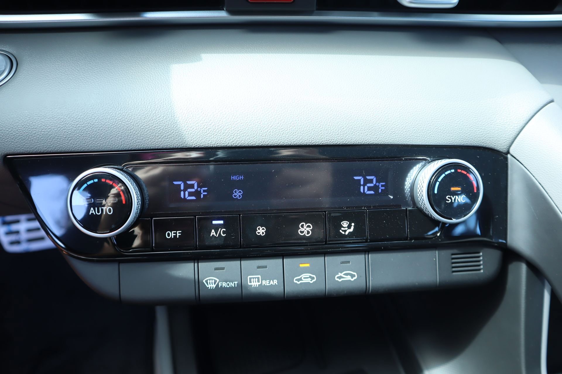 New 2025 Hyundai Elantra Sport image 14