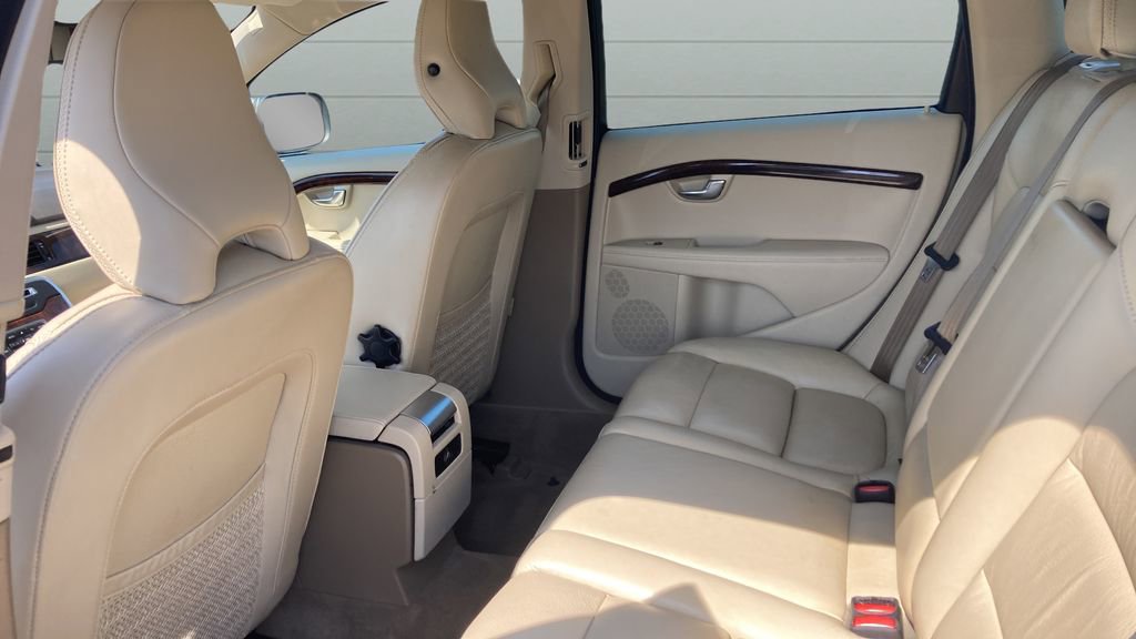 Used 2013 Volvo XC70 3.2 image 21