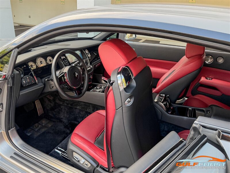 Used 2018 Rolls-Royce Wraith RWD image 24