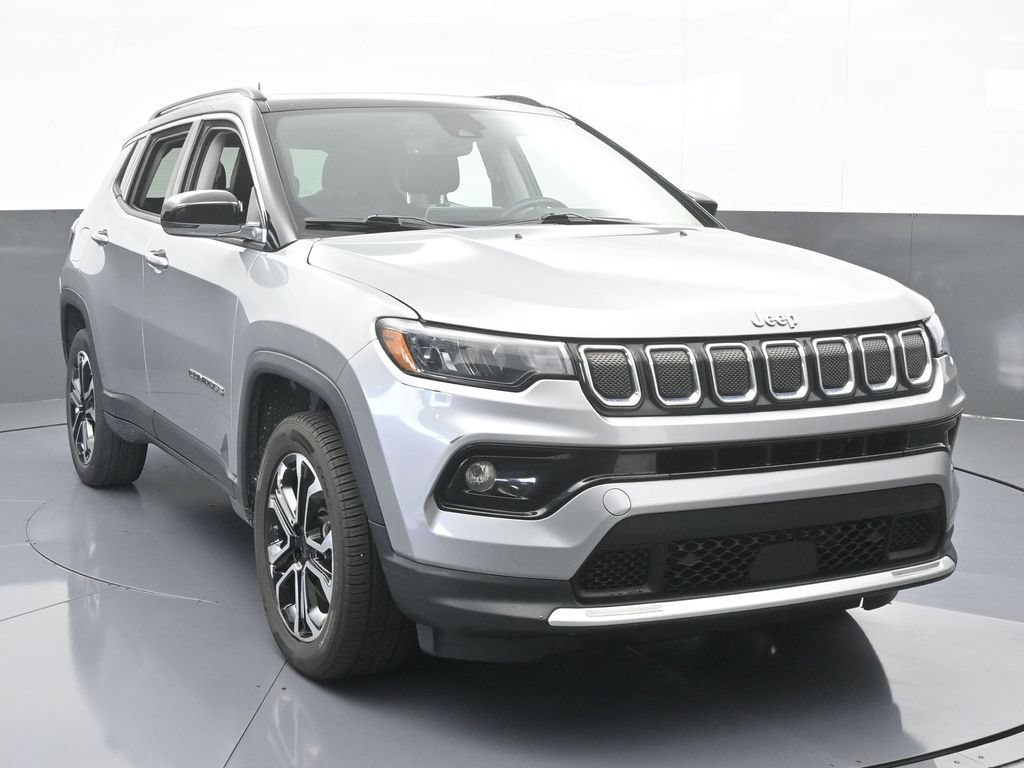Used 2022 Jeep Compass Limited w/ Sun and Sound Group AWD/4WD image 9