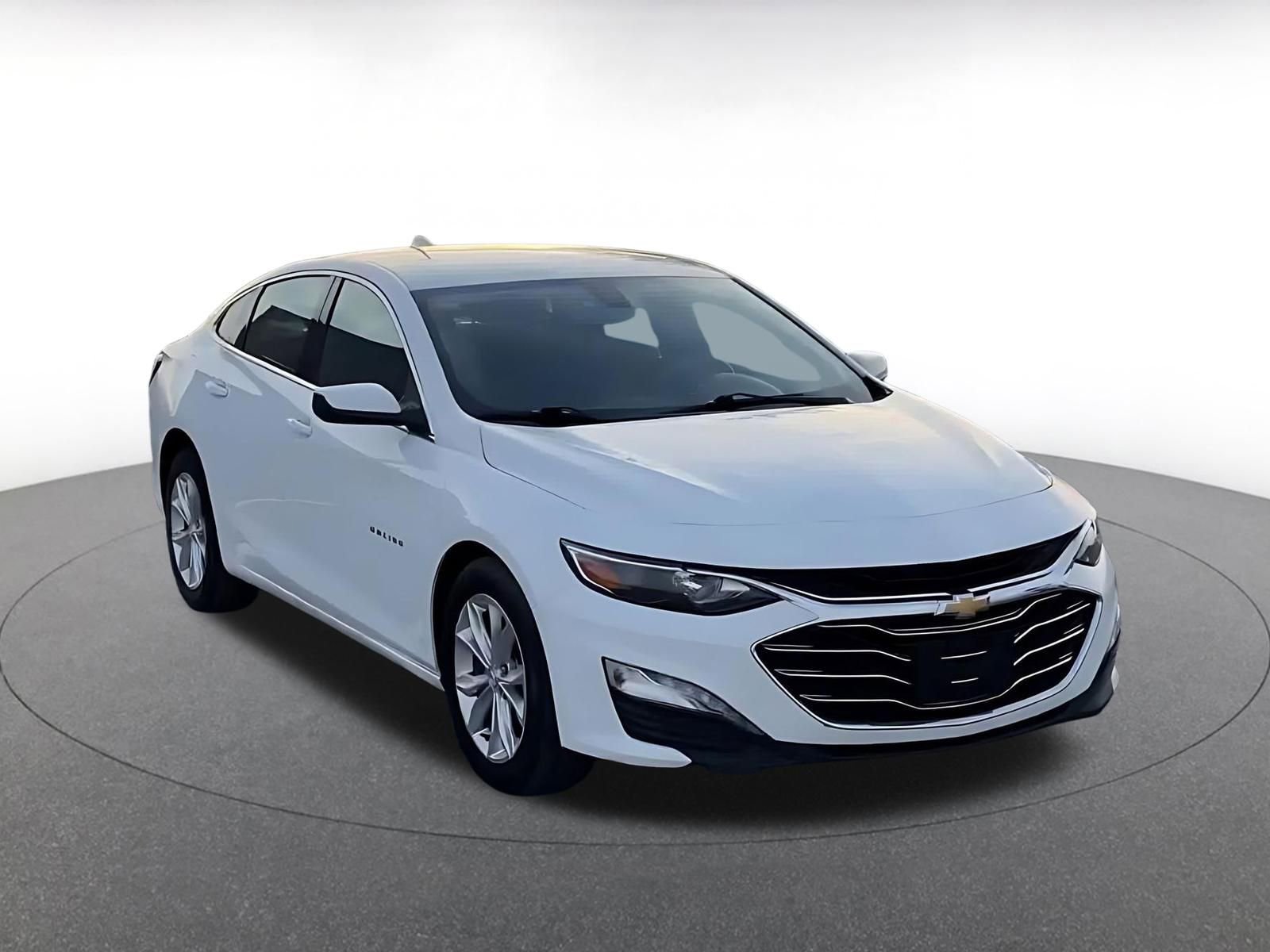 Used 2022 Chevrolet Malibu LT image 3