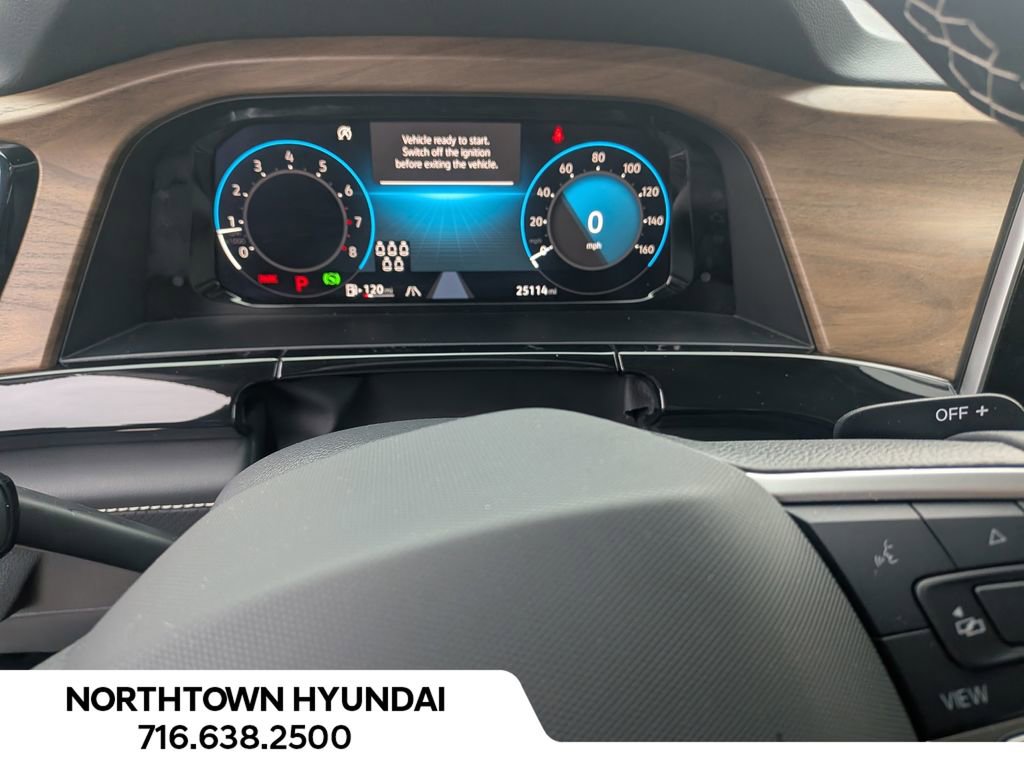 Used 2025 Volkswagen Atlas SE image 6