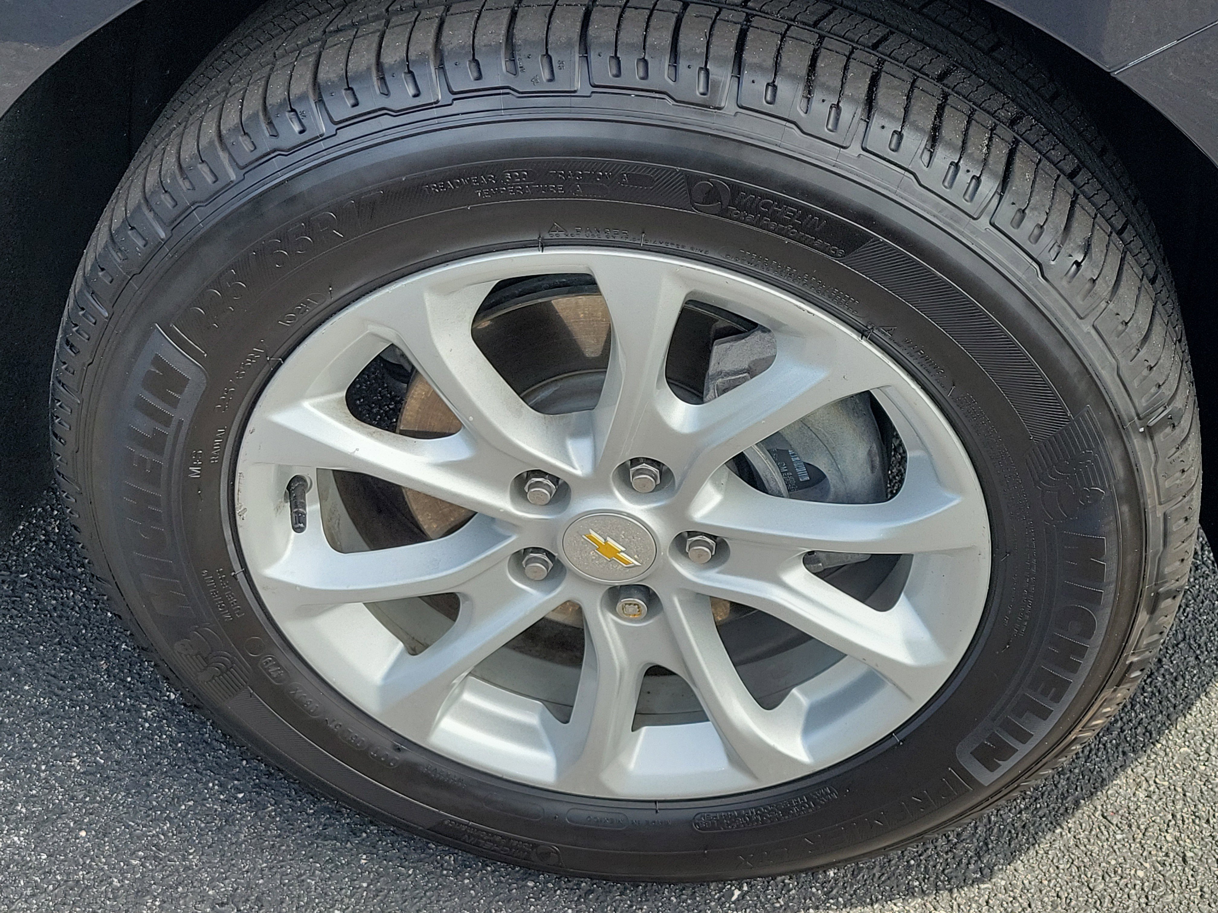 Used 2020 Chevrolet Equinox LT w/ Driver Convenience Package image 8