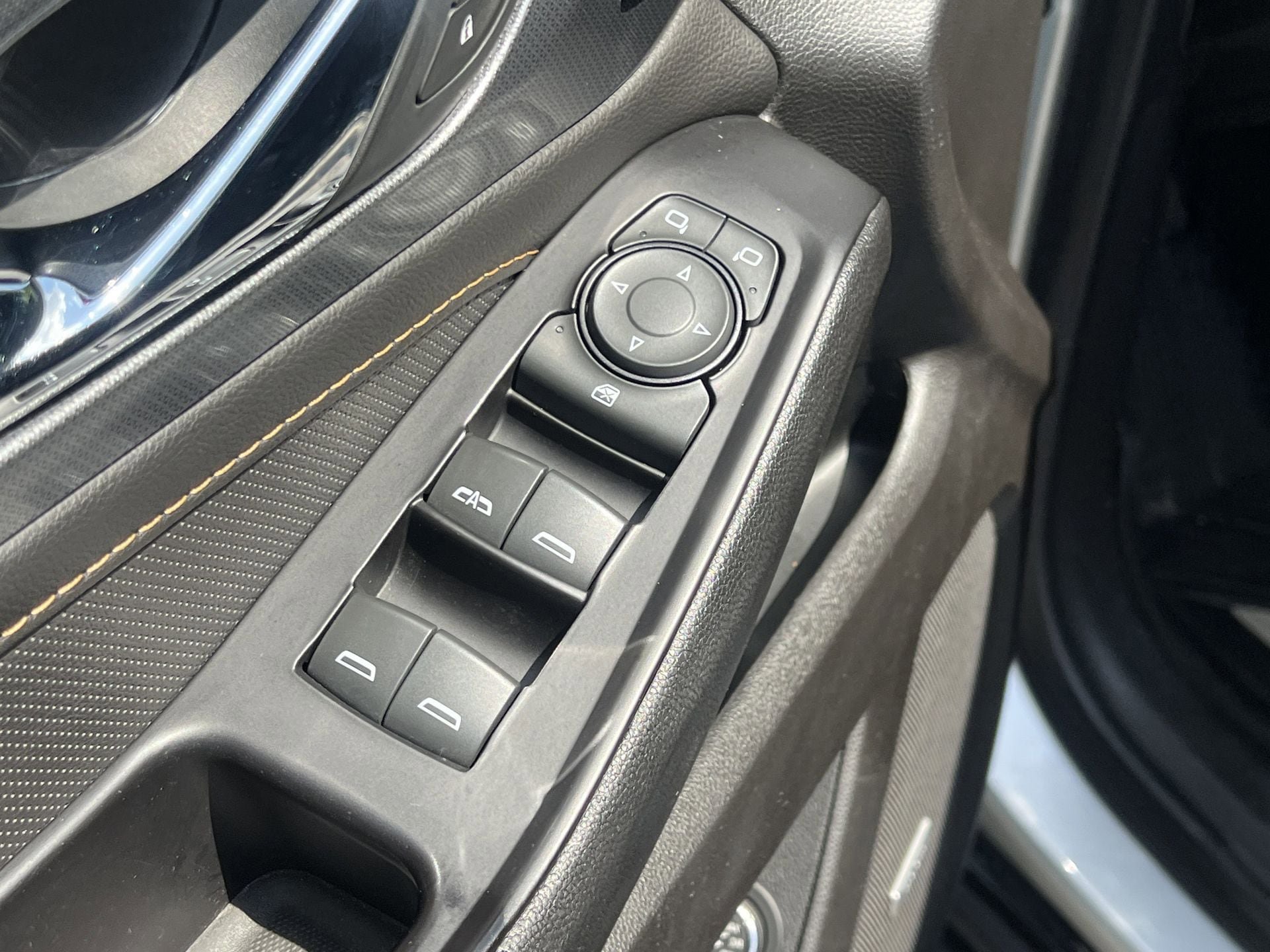 Used 2020 Chevrolet Traverse Premier w/ Redline Edition image 16