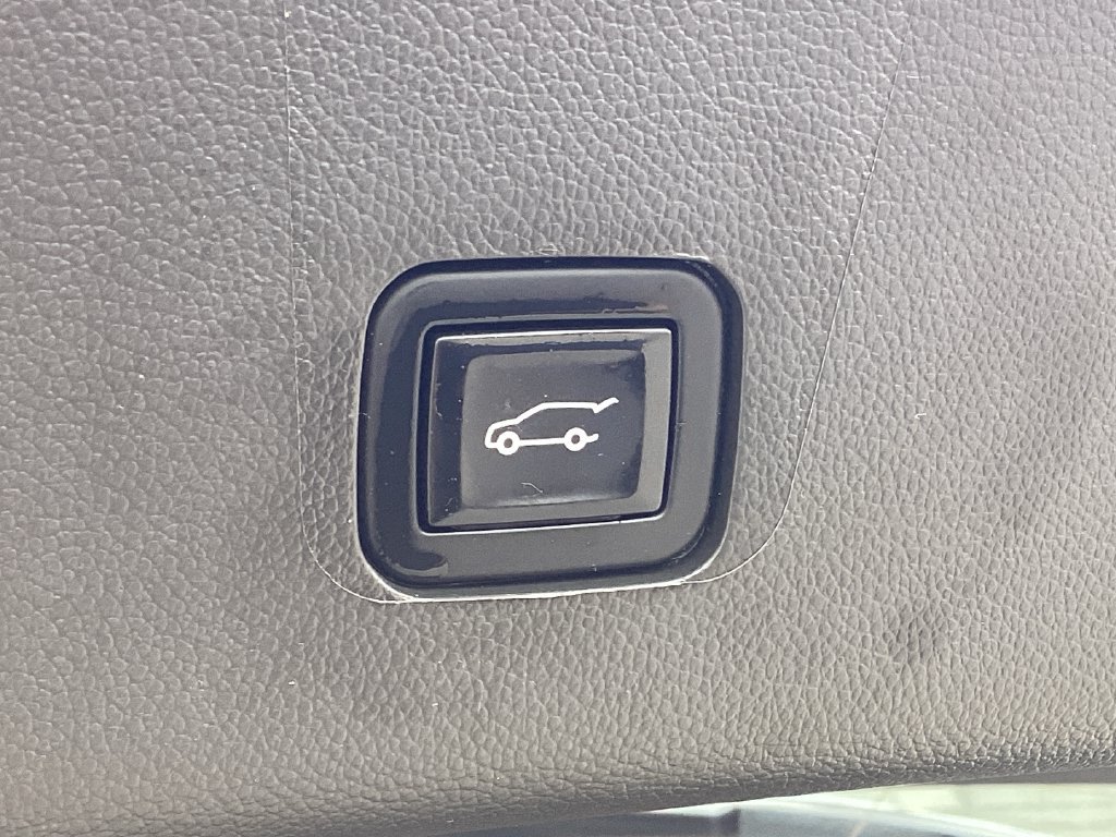 Used 2021 Chevrolet Traverse LT AWD/4WD image 25