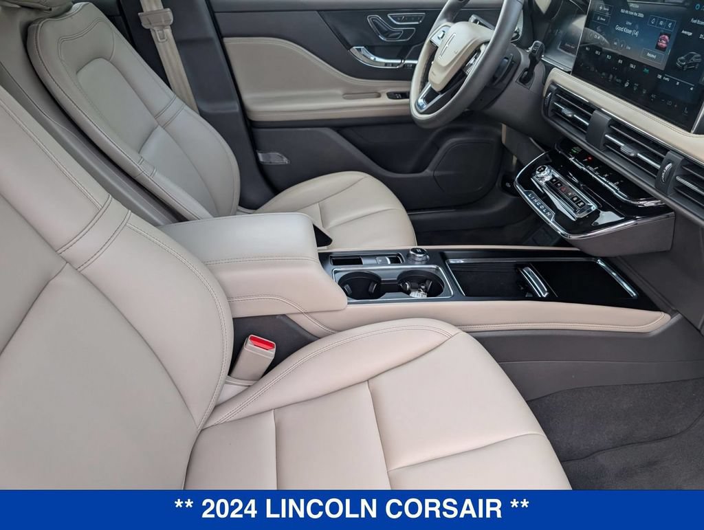 Used 2024 Lincoln Corsair AWD image 34