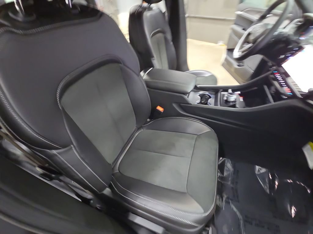 New 2026 Jeep Grand Cherokee Altitude image 10