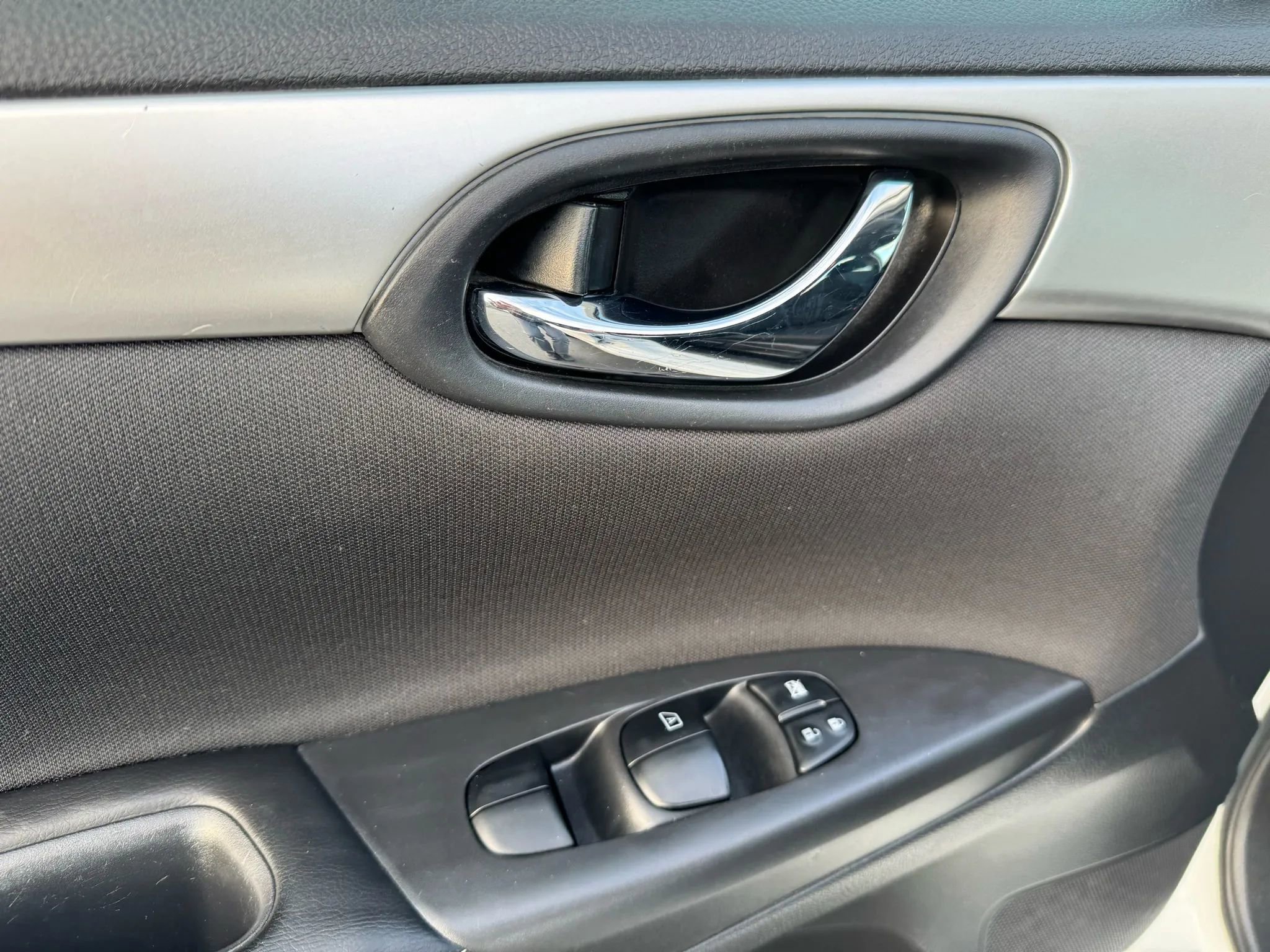 Used 2019 Nissan Sentra S image 39