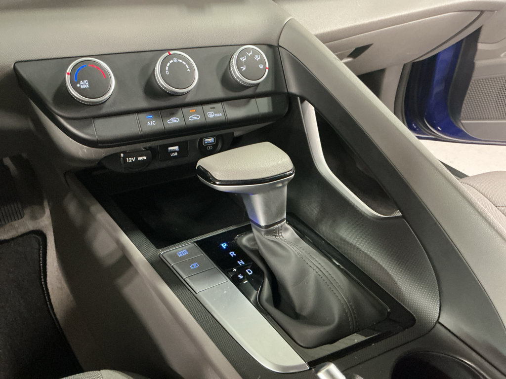 Certified 2023 Hyundai Elantra SE FWD image 13