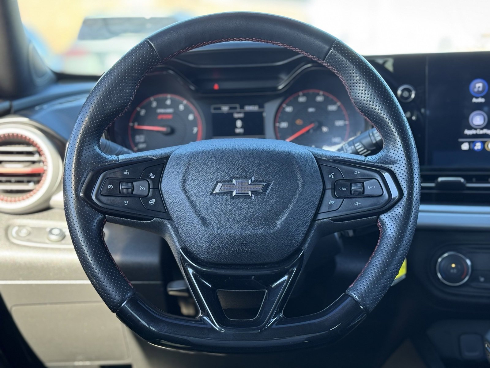 Used 2024 Chevrolet Trax RS w/ Sunroof Package image 14