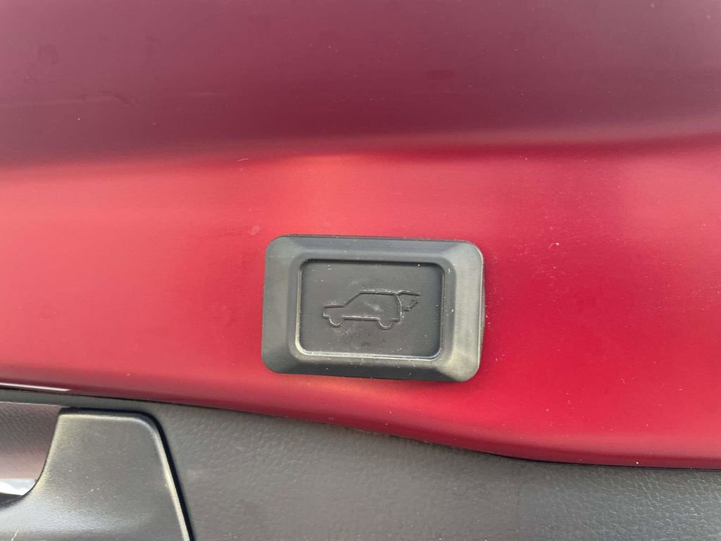 Used 2025 Toyota RAV4 XLE Premium FWD image 49