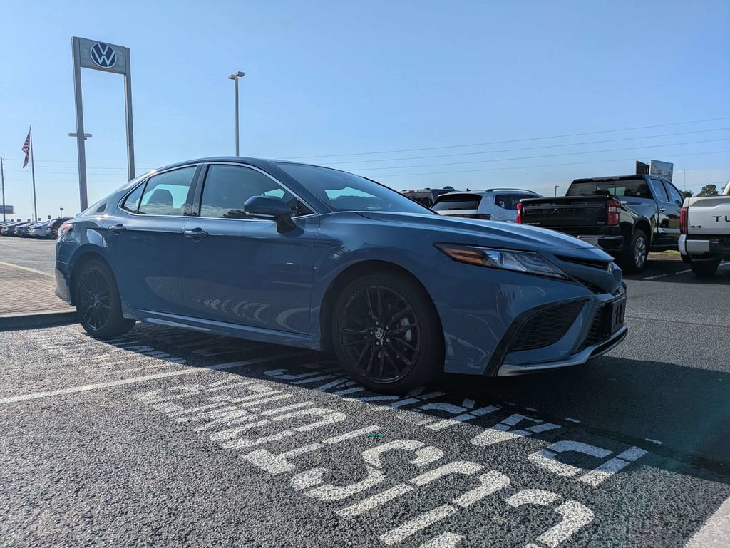 Used 2024 Toyota Camry XSE FWD image 3