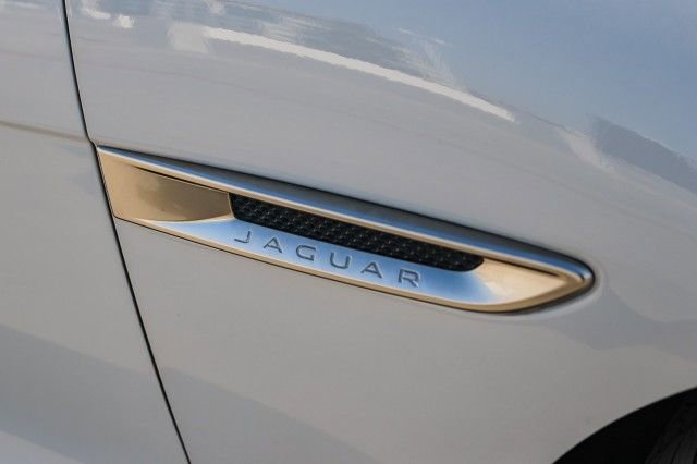 Used 2018 Jaguar XF S image 17