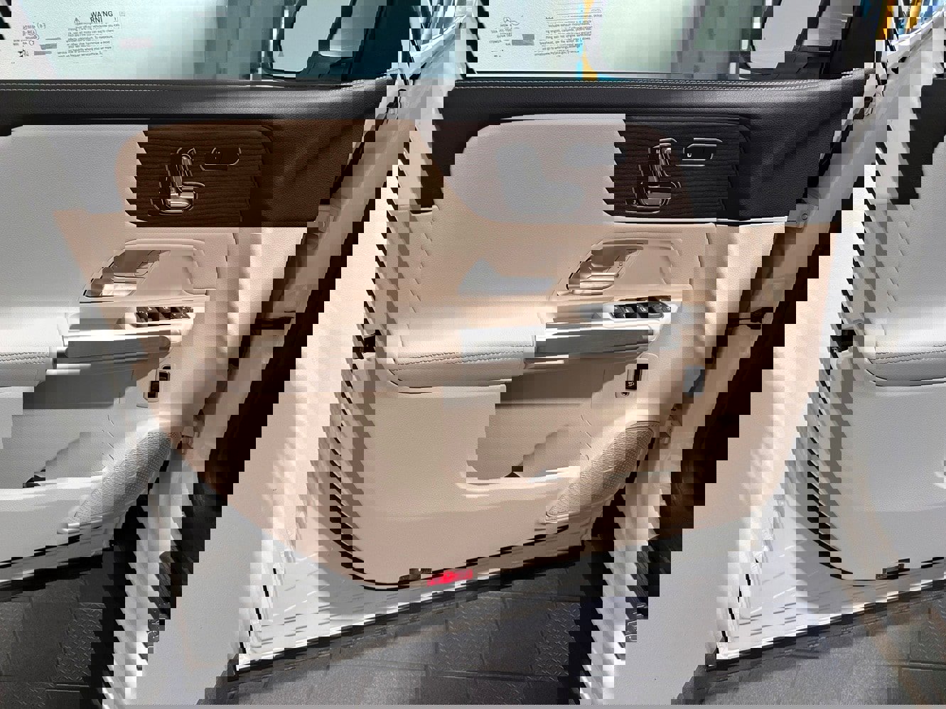 New 2026 Mercedes-Benz GLB 250 4MATIC image 8