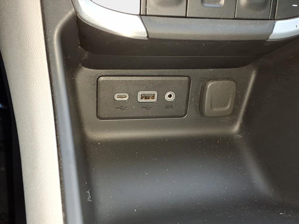 Used 2024 GMC Terrain SLE image 28