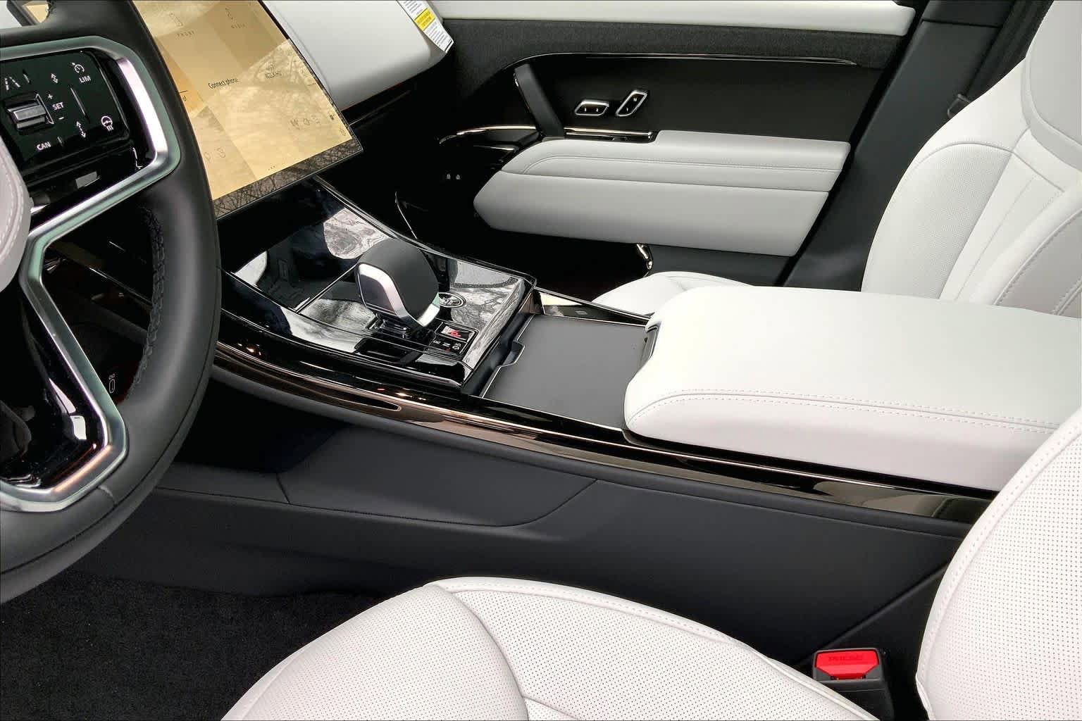 New 2026 Land Rover Range Rover Sport SE AWD/4WD image 10