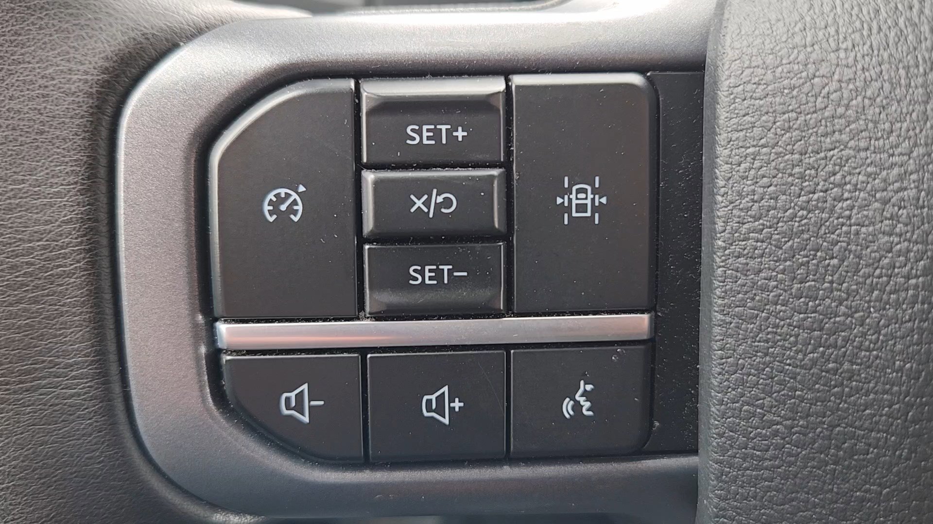 Used 2025 Ford F150 XLT w/ Equipment Group 301A Standard AWD/4WD image 12