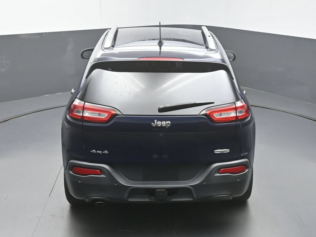 Used 2016 Jeep Cherokee Latitude w/ Safety/Convenience Group AWD/4WD image 28