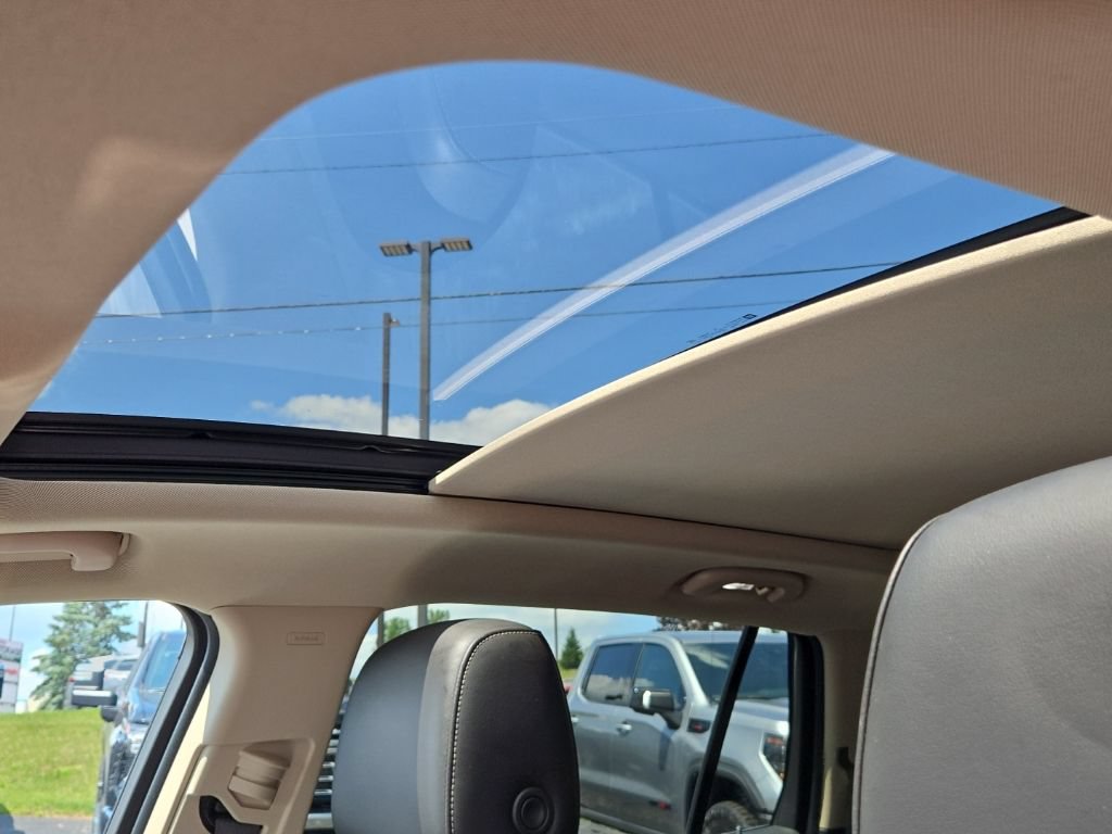 Certified 2017 Buick Envision Essence FWD image 24