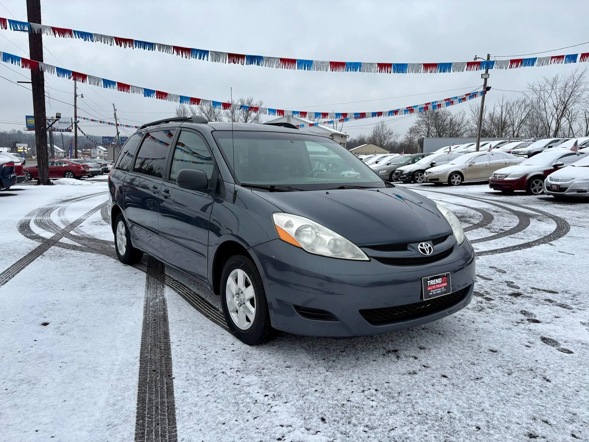 Used 2010 Toyota Sienna LE image 7