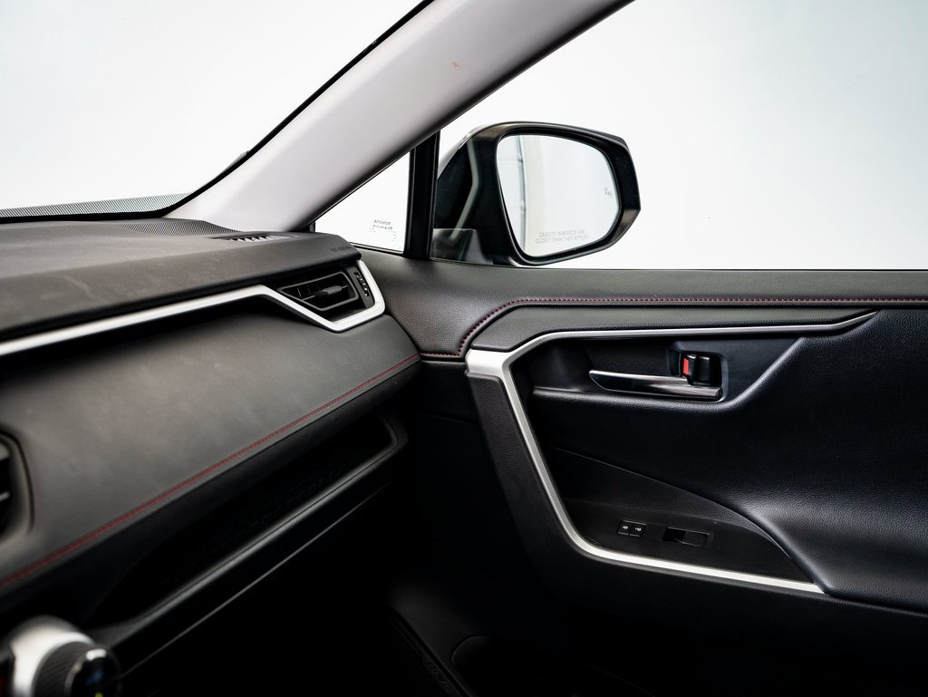 Used 2020 Toyota RAV4 AWD image 38