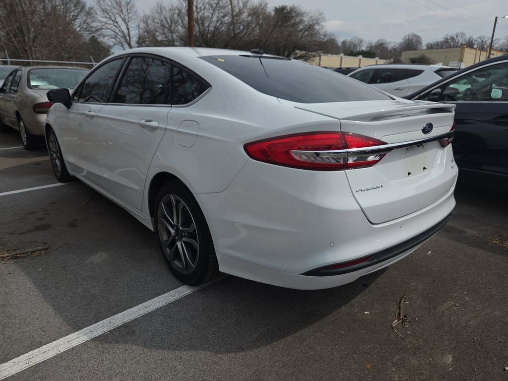 Used 2017 Ford Fusion SE w/ Equipment Group 201A image 8