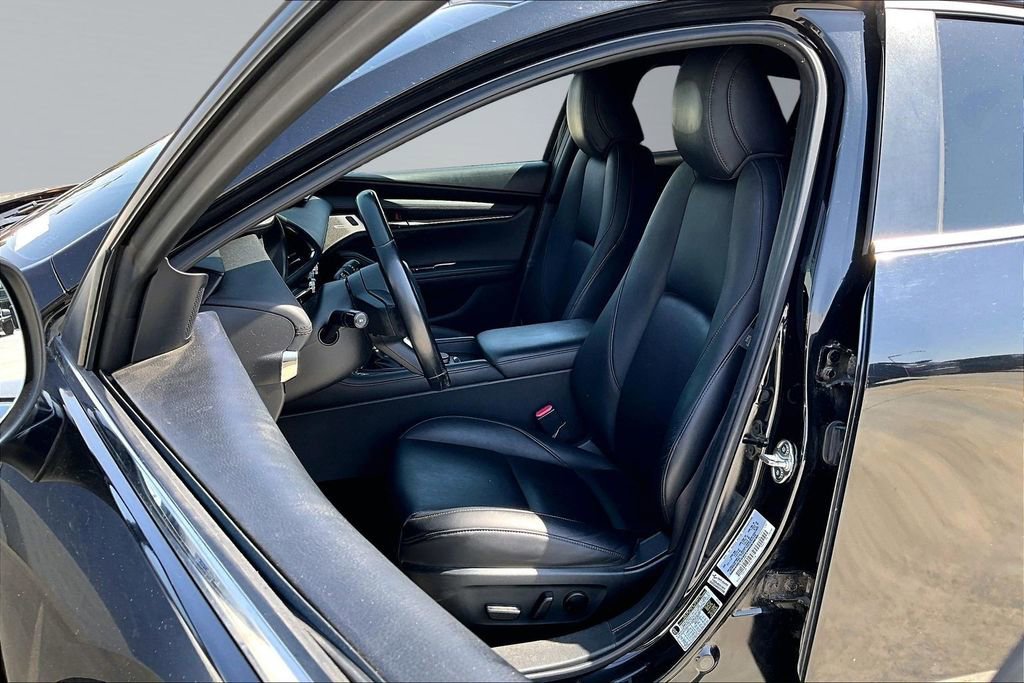 Used 2019 MAZDA MAZDA3 AWD Hatchback w/ Preferred Pkg image 3