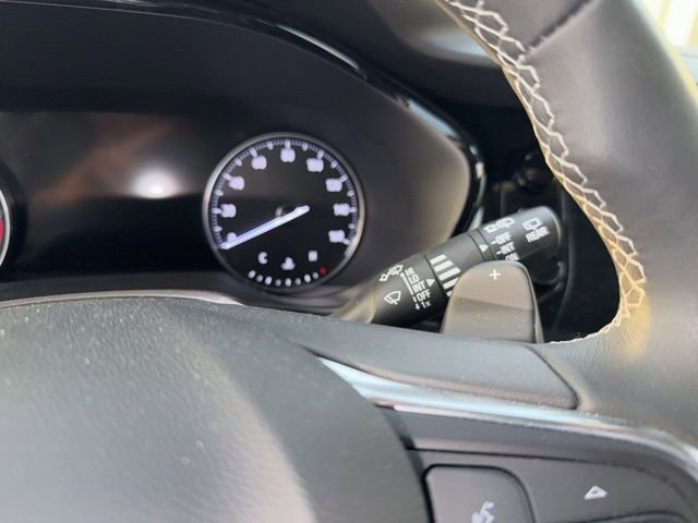 Used 2023 Buick Envision Essence image 37