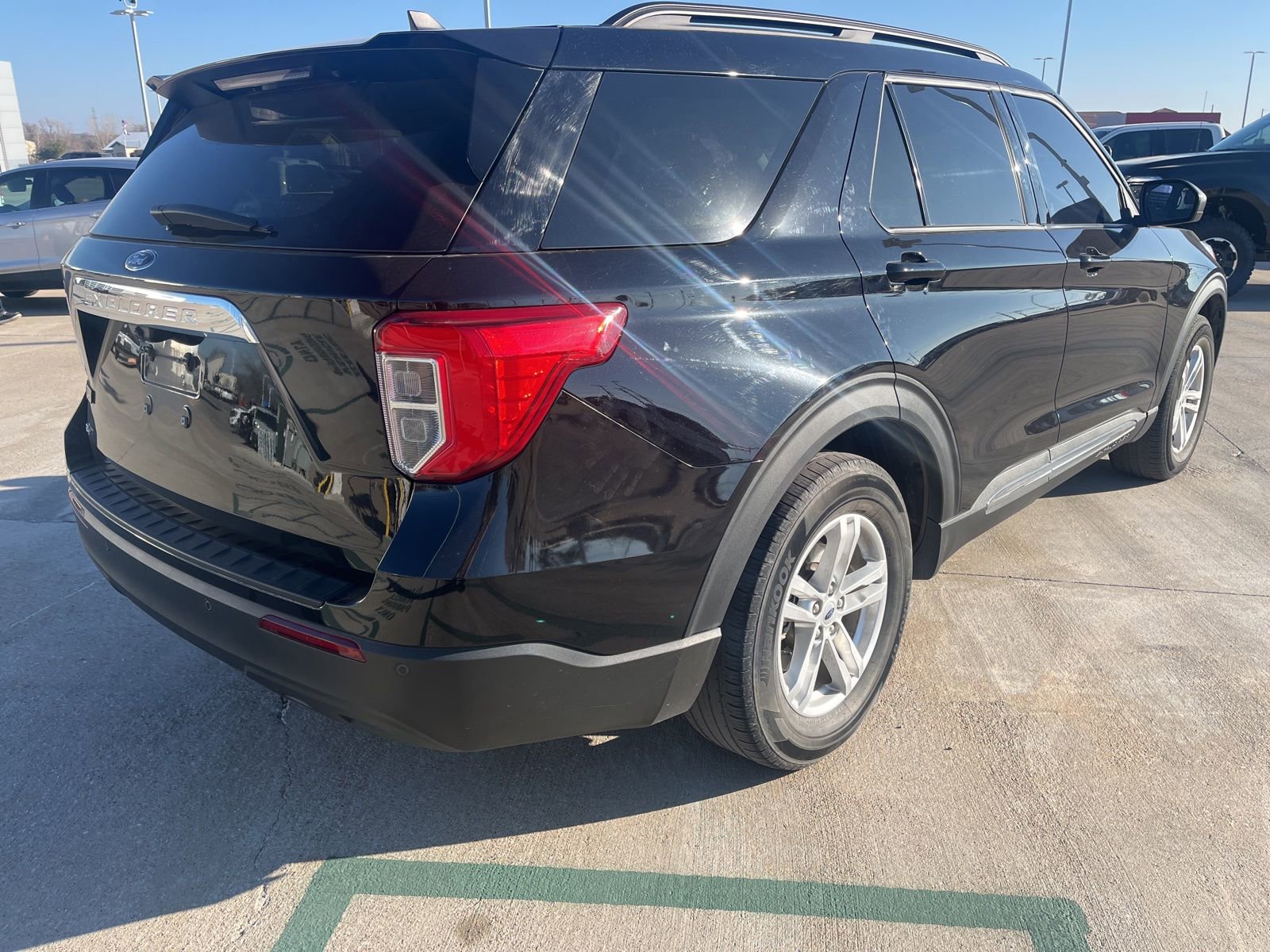 Used 2023 Ford Explorer XLT image 7