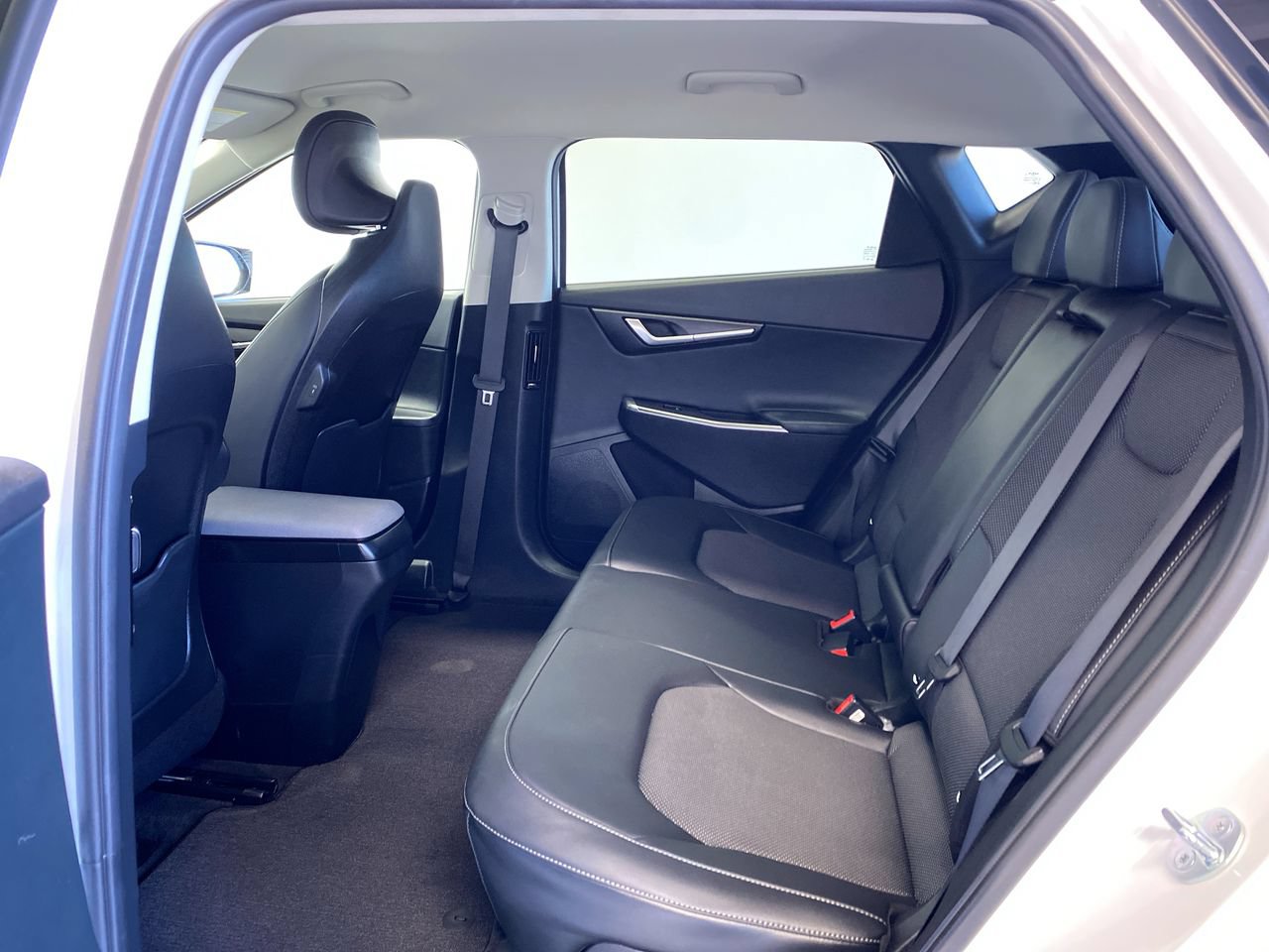 Certified 2024 Kia EV6 Light RWD image 32