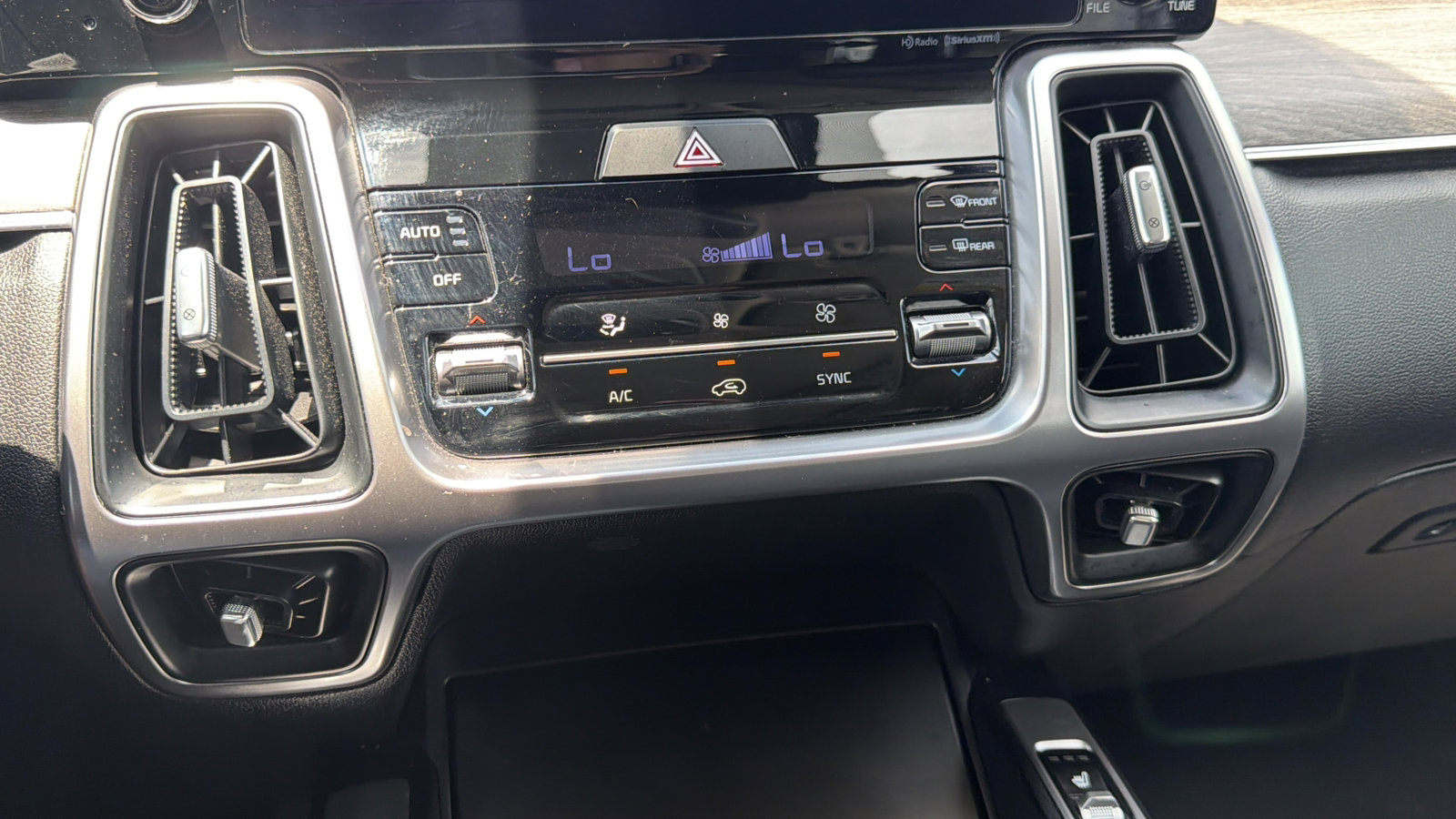 Used 2023 Kia Sorento EX w/ Panoramic Sunroof Package FWD image 29