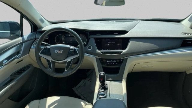 Used 2022 Cadillac XT5 Premium Luxury FWD image 22