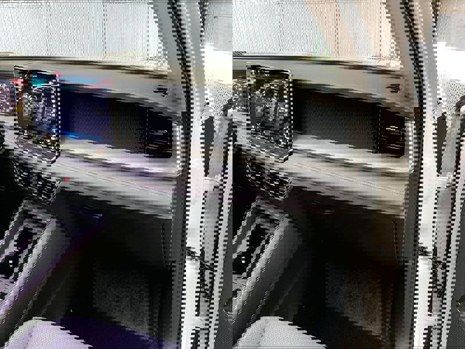 New 2026 Volkswagen Tiguan SE image 28